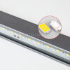 Cận cảnh dãy chip LED SMD bên trong thân nhôm đèn LED thanh SLWL01