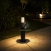 Đèn nấm SL-N6C tỏa ánh sáng ấm trên nền lát đá sân vườn